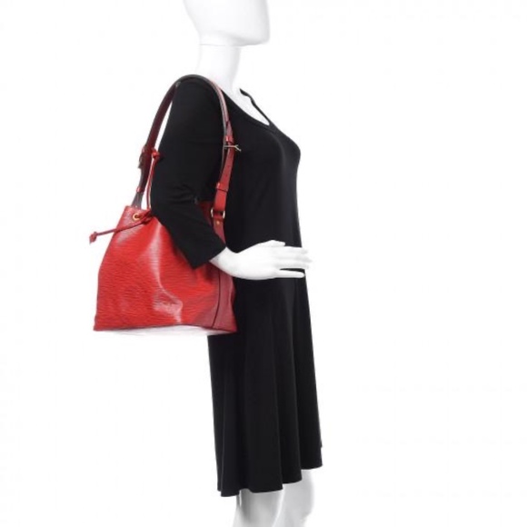 Authentic LOUIS VUITTON  Epi Petit Noe Castillan Shoulder Bag Red - Picture 3 of 12